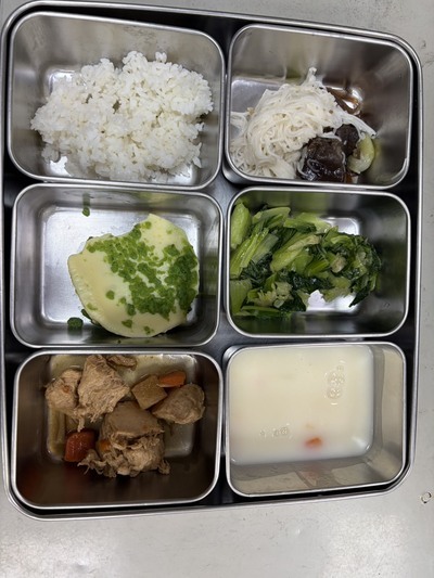 115.05.25 午餐菜色