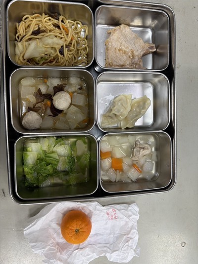 115.04.08 午餐菜色