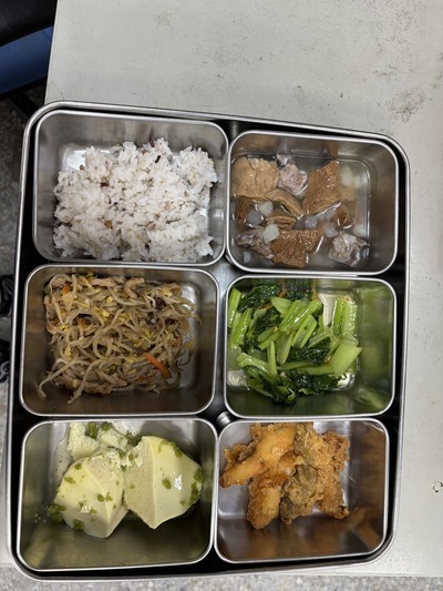 115.03.12 午餐菜色圖片
