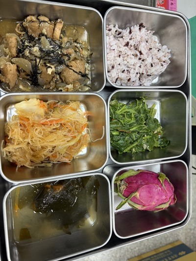115.09.29 午餐菜色