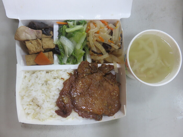 111.04.29午餐菜色