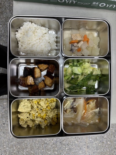 115.04.27 午餐菜色