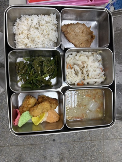 115.09.04午餐菜色
