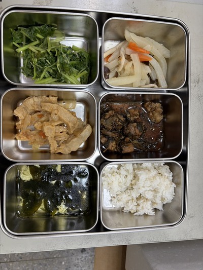 115.06.23 午餐菜色
