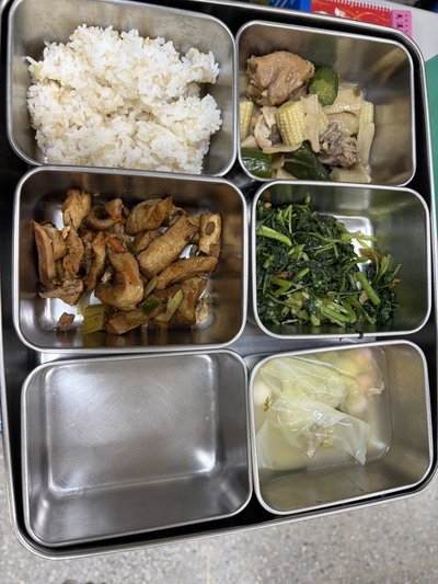 115.09.24 午餐菜色