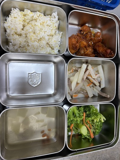 115.10.02 午餐菜色